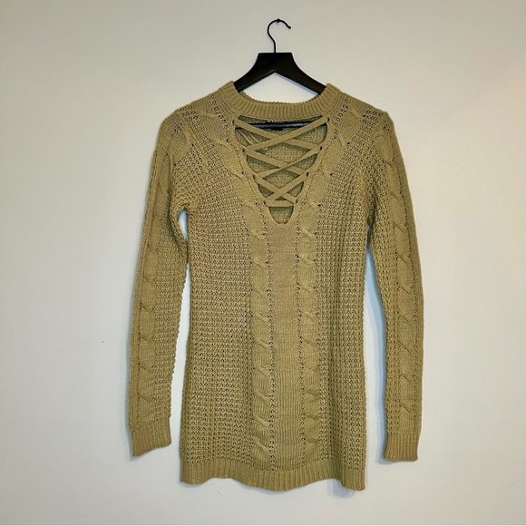 Green Cableknit Long Sleeve Sweater Dress - Picture 5 of 9